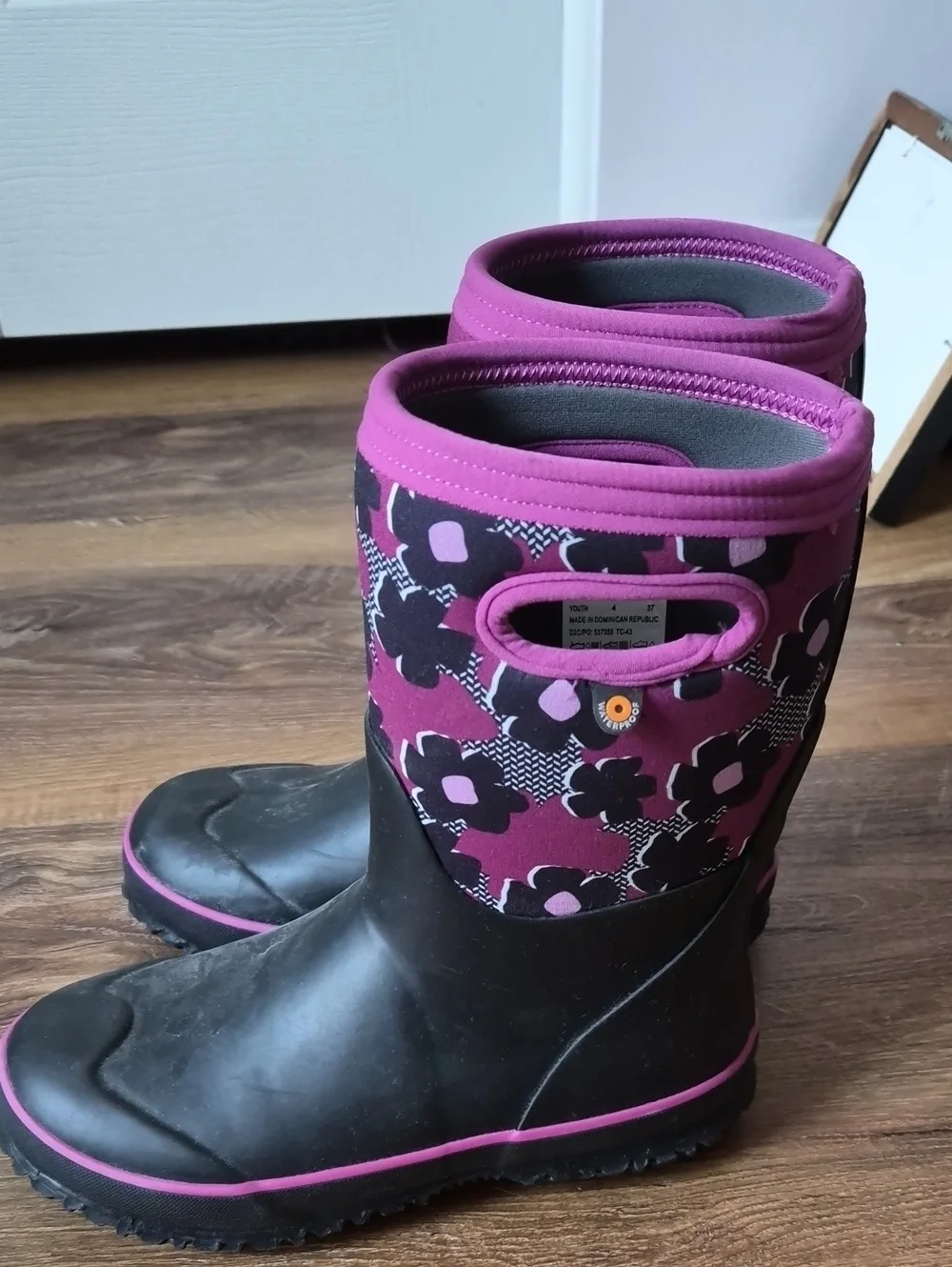 BOGS Grasp Classic Waterproof Insulated Floral Pull-On Winter Rain Boots Youth 4